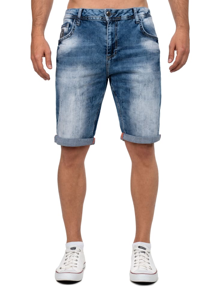 Шорты синего цвета Cipo & Baxx
Шорты синего цвета Cipo & Baxx