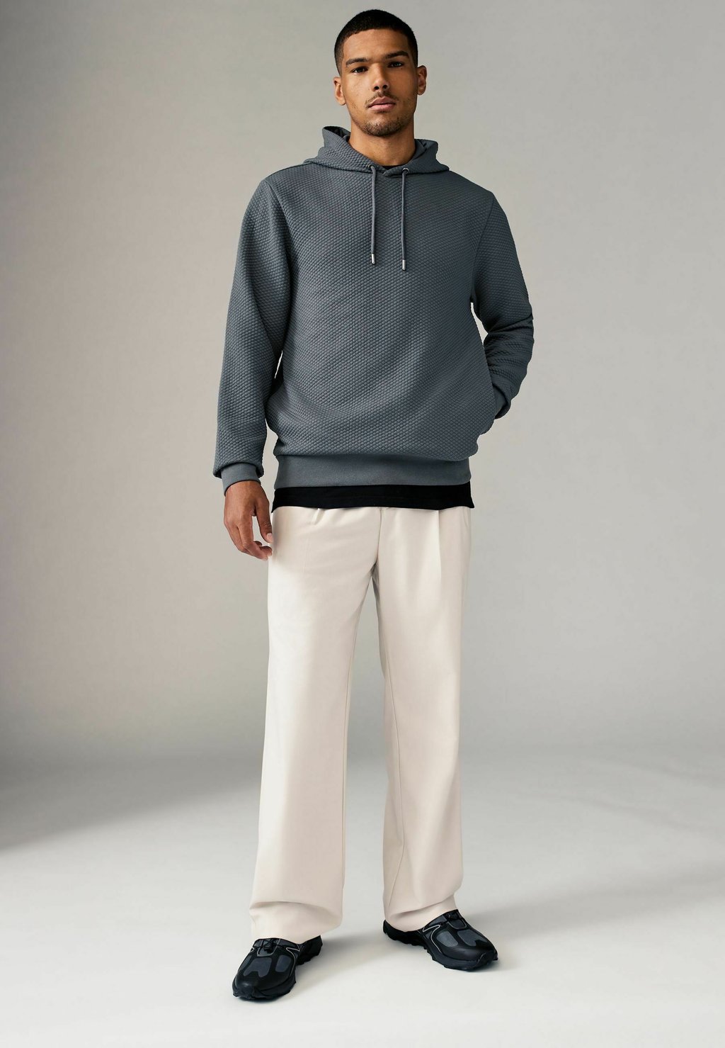 Толстовка с капюшоном SMART Next, пятнистый серый
Толстовка с капюшоном SMART Next, пятнистый серый