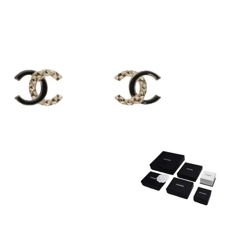 Серьги-гвоздики унисекс Gold CHANEL, золотой
Серьги-гвоздики унисекс Gold CHANEL, золотой