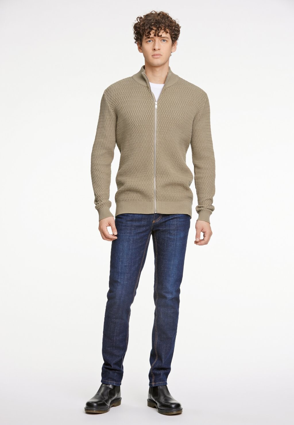 Толстовка на молнии O-NECK STRUCTURE Lindbergh, песочный
Толстовка на молнии O-NECK STRUCTURE Lindbergh, песочный