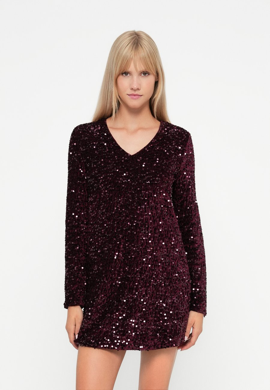 Платье ONLY ONLANIKA LS SEQUINS V-NECK , Winetasting/Bordeaux
Платье ONLY ONLANIKA LS SEQUINS V-NECK , Winetasting/Bordeaux