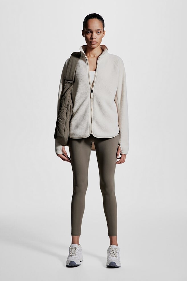 Спортивная куртка из флиса Тедди H&M, бежевый
Спортивная куртка из флиса Тедди H&M, бежевый