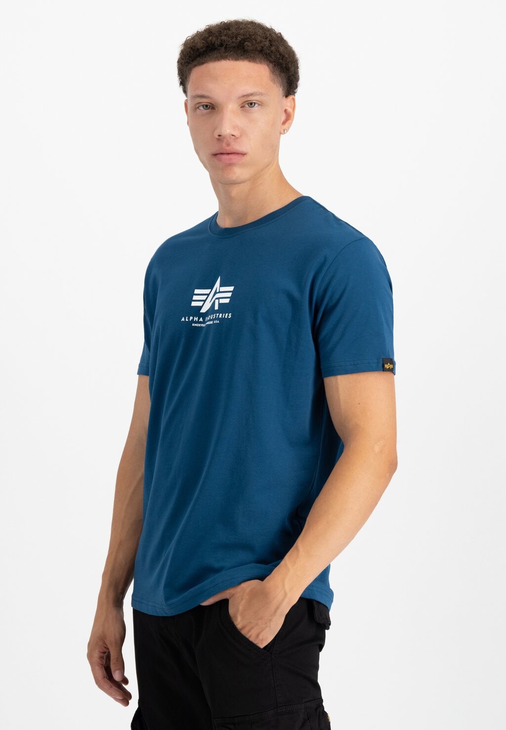Футболка с принтом Alpha Industries, темно-синий
Футболка с принтом Alpha Industries, темно-синий