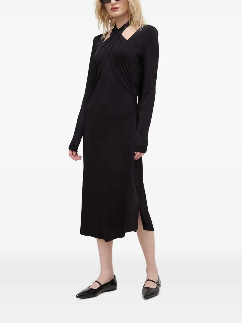 Платье с вырезом халтер и длинными рукавами Bruuns Bazaar, черный
Платье с вырезом халтер и длинными рукавами Bruuns Bazaar, черный