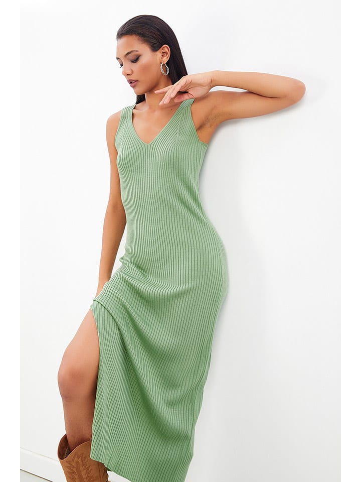 Платье Milan Kiss, светло-зеленый
Платье Milan Kiss, светло-зеленый