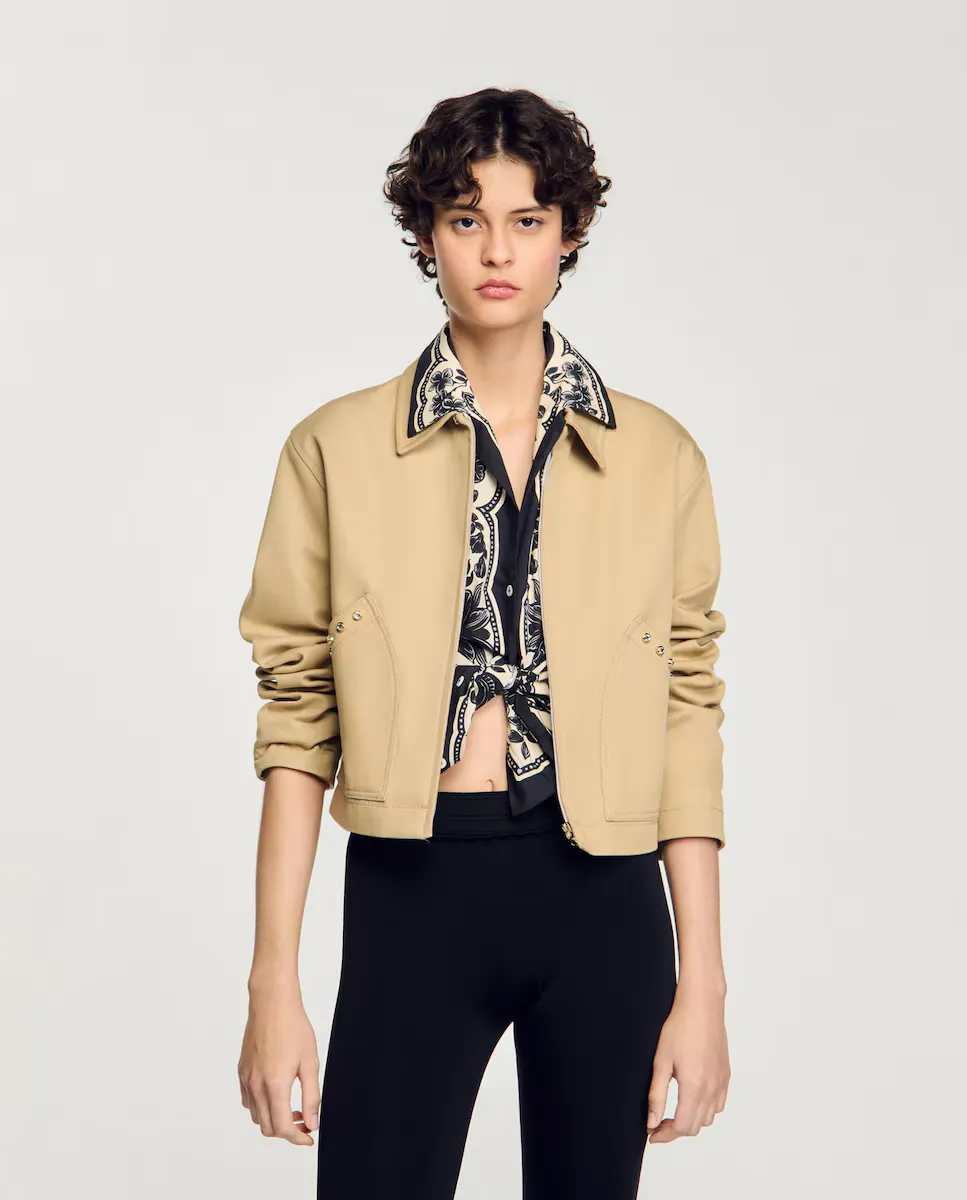 Женская куртка с отделкой стразами и застежкой-молнией Sandro, бежевый
Женская куртка с отделкой стразами и застежкой-молнией Sandro, бежевый