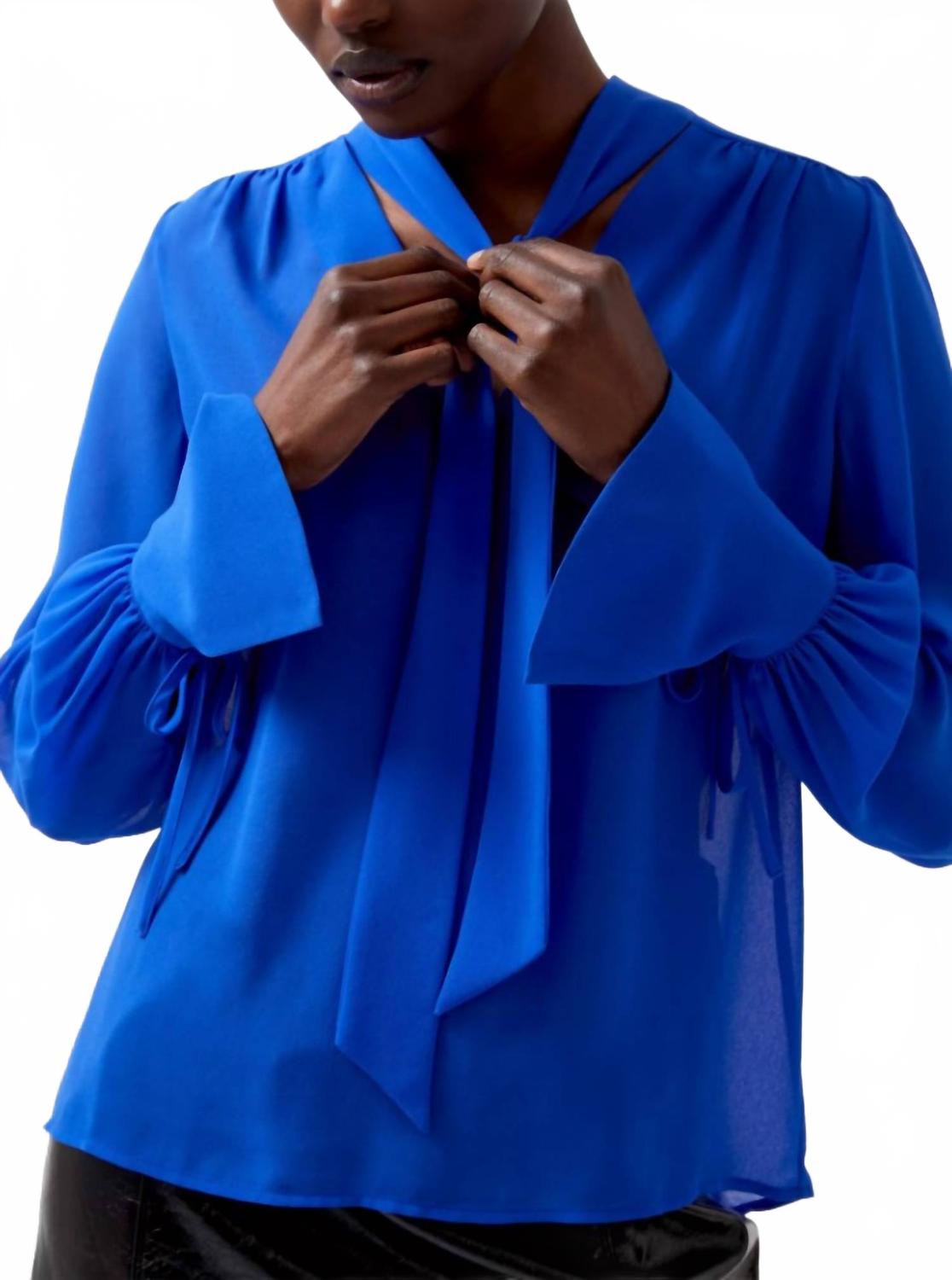 Хромово-голубая блузка с галстучным воротником Eden French Connection
Хромово-голубая блузка с галстучным воротником Eden French Connection