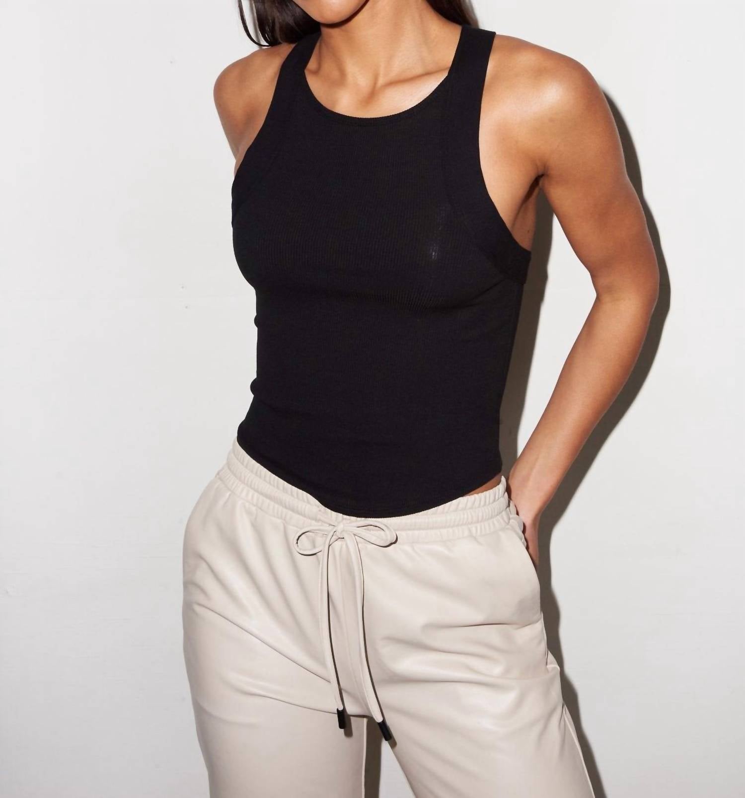 Майка женская LNA, черный
Майка женская LNA, черный