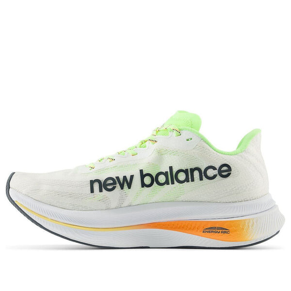 Кроссовки fuelcell supercomp trainer v2 New Balance, белый
Кроссовки fuelcell supercomp trainer v2 New Balance, белый