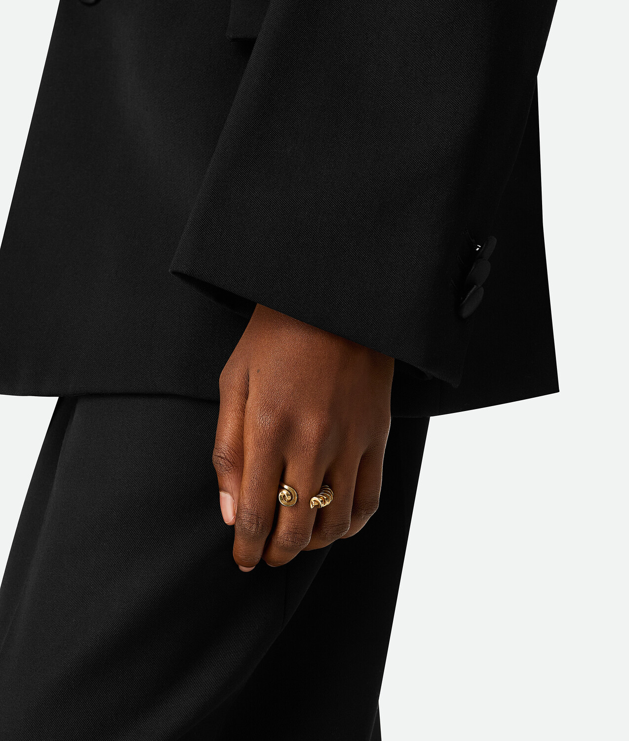 Кольцо-крутилка Bottega Veneta
Кольцо-крутилка Bottega Veneta