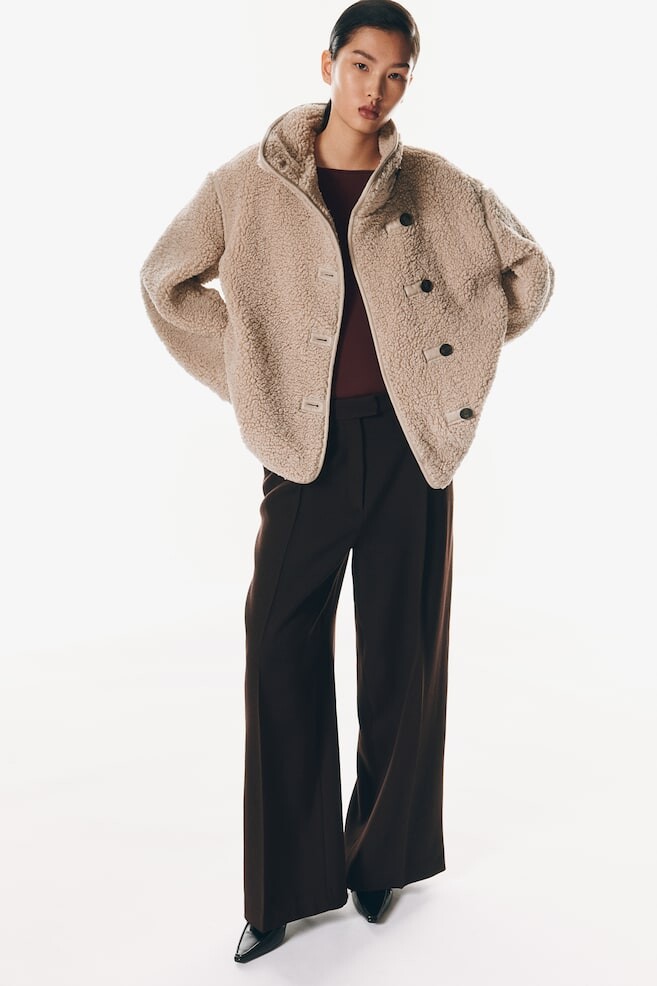 Повседневная куртка из флиса Тедди H&M, бежевый
Повседневная куртка из флиса Тедди H&M, бежевый