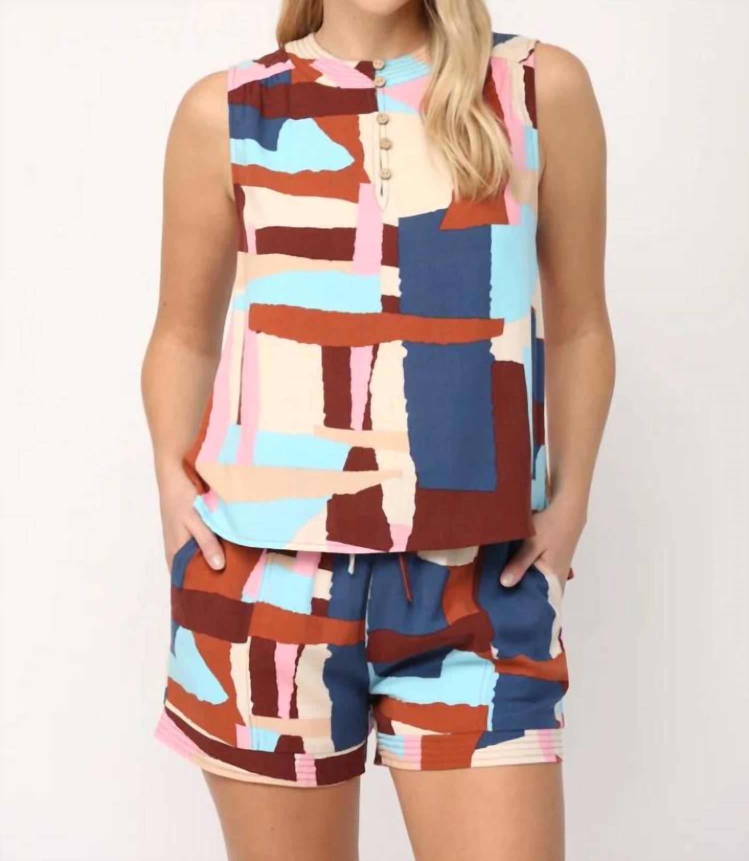 Шорты Block Multi в розовом цвете Multi FATE
Шорты Block Multi в розовом цвете Multi FATE