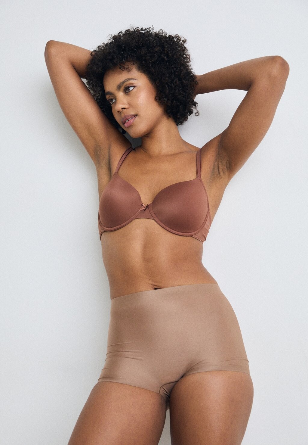 Трусы SHEER POWER Spanx, бежевый
Трусы SHEER POWER Spanx, бежевый