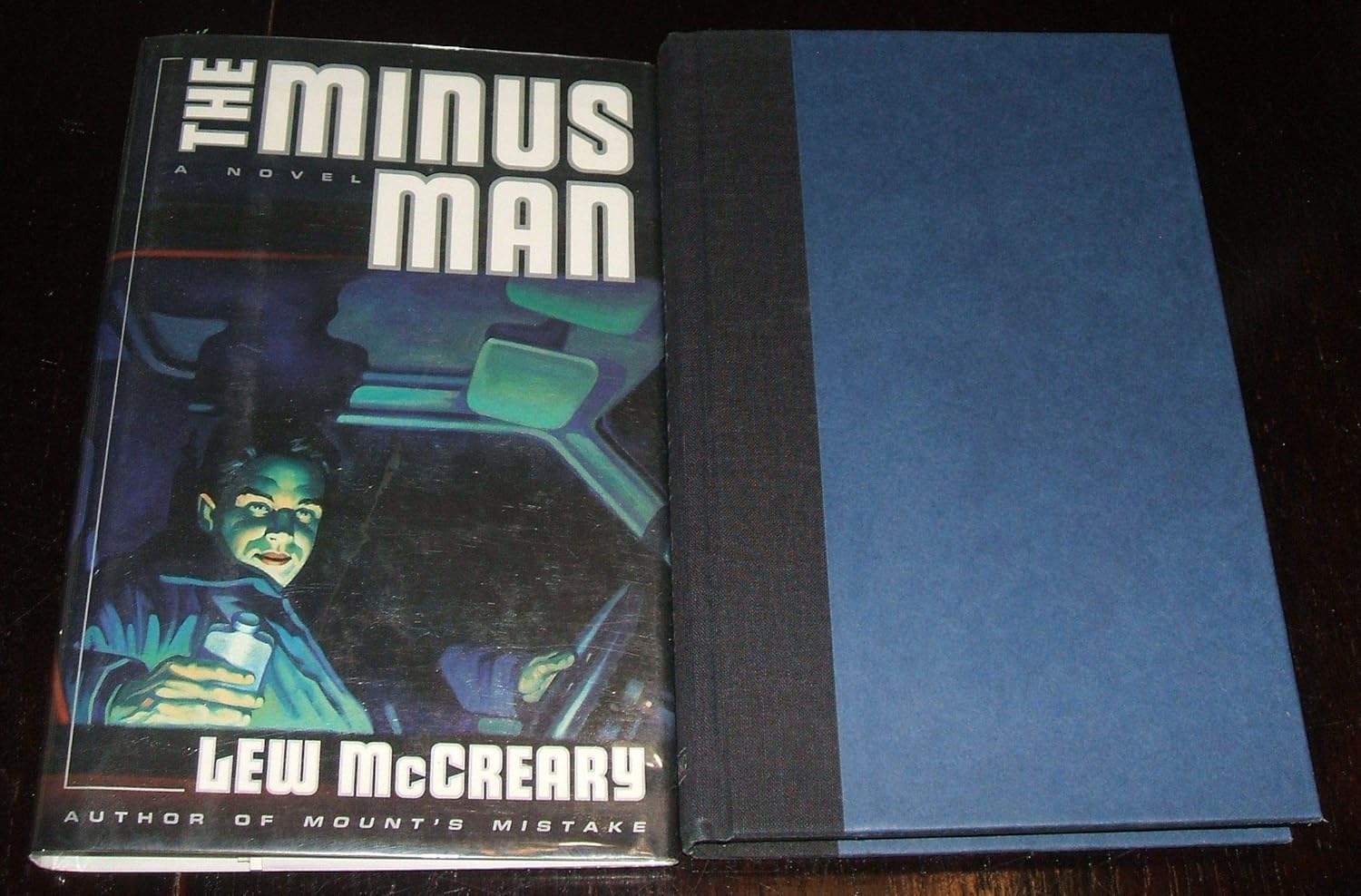 The Minus Man (Viking Adult)
The Minus Man (Viking Adult)