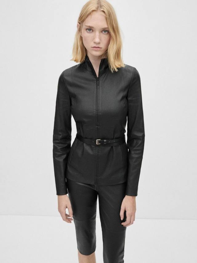 Кожаная приталенная куртка Mango, черный
Кожаная приталенная куртка Mango, черный