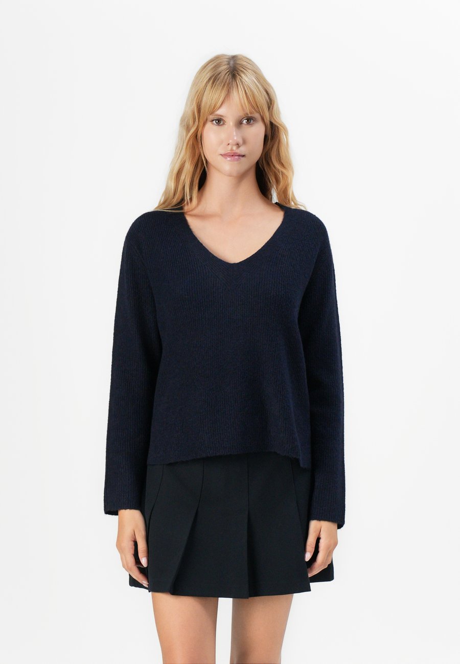 Джемпер JDY JDYSANDRINE LIFE V NECK, Total Eclipse /Anthracite
Джемпер JDY JDYSANDRINE LIFE V NECK, Total Eclipse /Anthracite