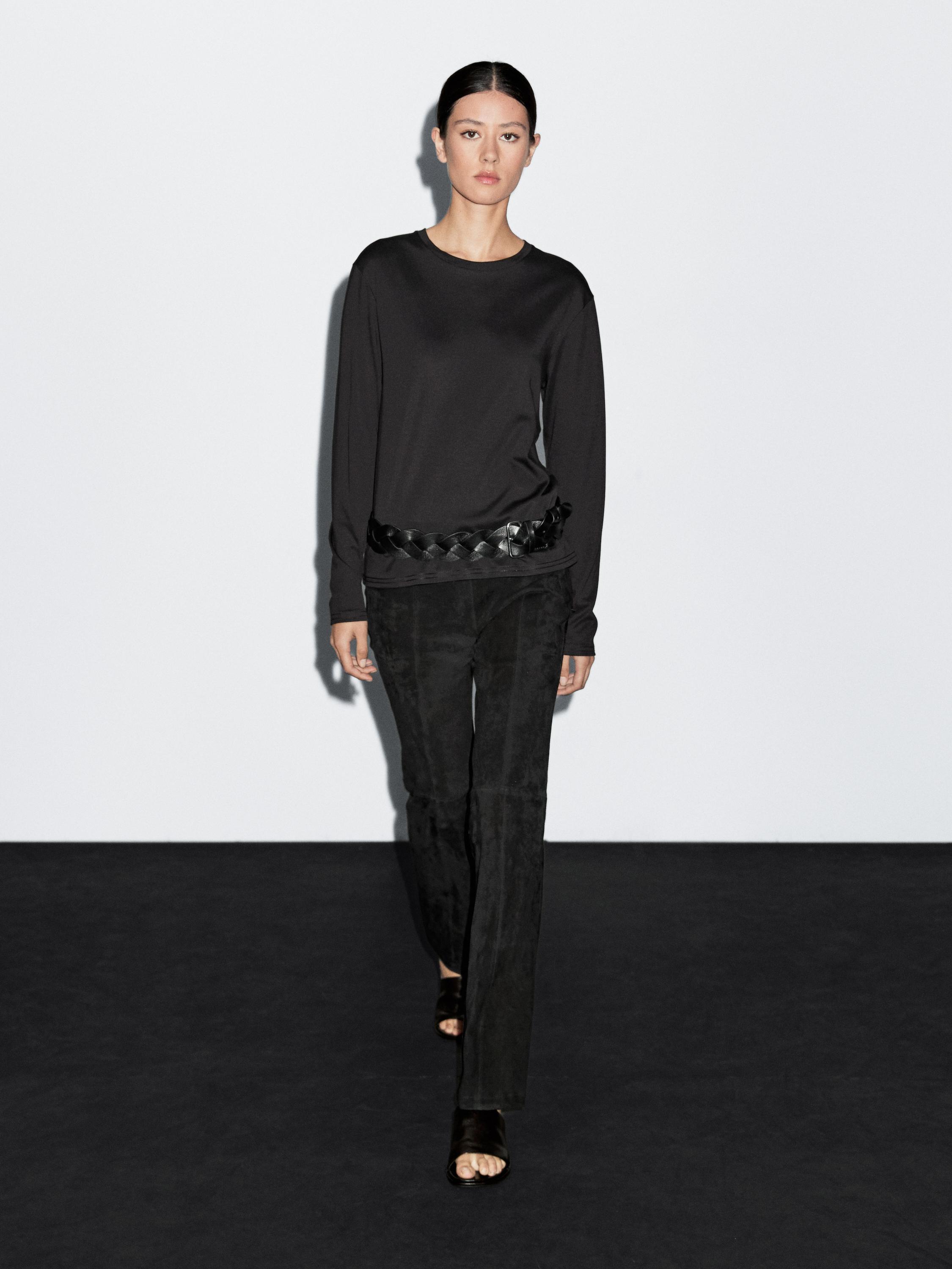 Футболка с длинным рукавом и декоративными швами Massimo Dutti, черный
Футболка с длинным рукавом и декоративными швами Massimo Dutti, черный