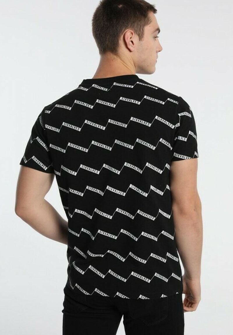 Футболка с принтом CAMISETTE KURZER ARMEL MULTIBRAND KOMPFO Six Valves, черный
Футболка с принтом CAMISETTE KURZER ARMEL MULTIBRAND KOMPFO Six Valves, черный