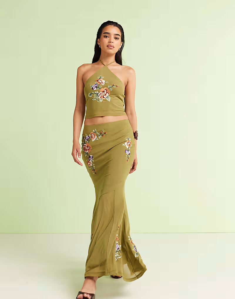 Юбка макси с вышивкой «рыбья хвост» зеленого цвета Asos Design
Юбка макси с вышивкой «рыбья хвост» зеленого цвета Asos Design