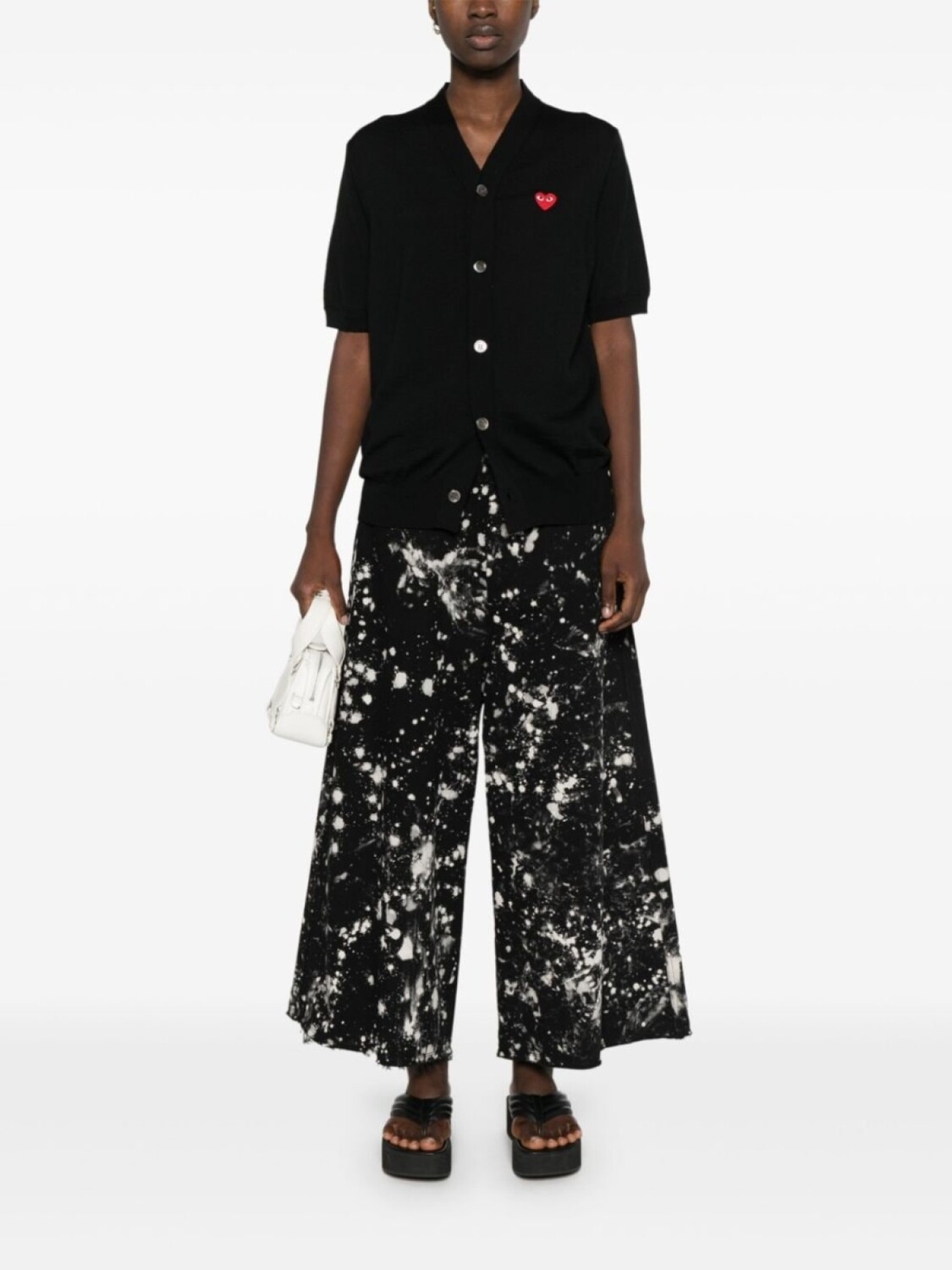 Comme Des Garçons Play шерстяной кардиган с V-образным вырезом, черный
Comme Des Garçons Play шерстяной кардиган с V-образным вырезом, черный