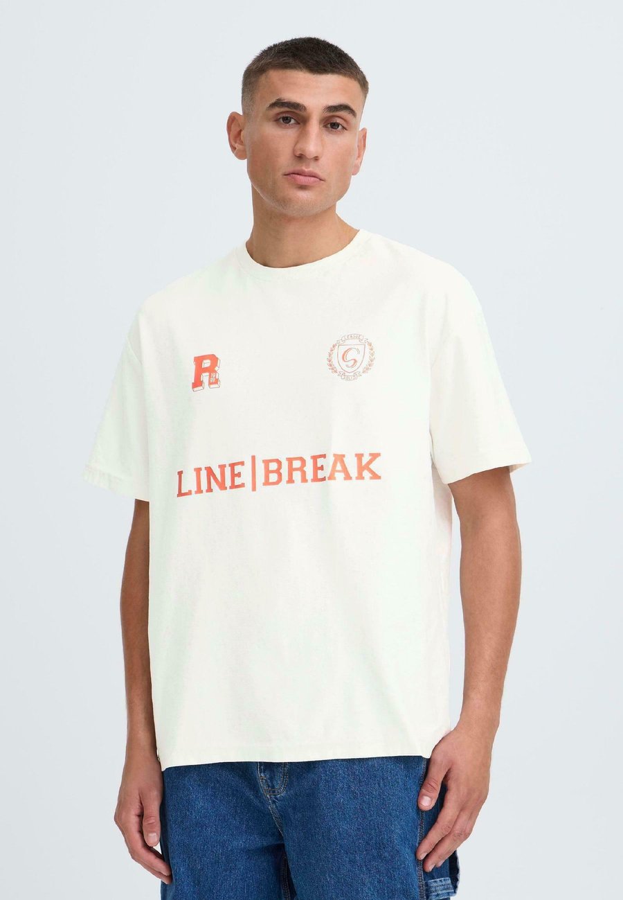 Футболка Solid SDSELAH BOX FIT, Off White/White, Белый, Футболка Solid SDSELAH BOX FIT, Off White/White
Футболка Solid SDSELAH BOX FIT, Off White/White, Белый, Футболка Solid SDSELAH BOX FIT, Off White/White