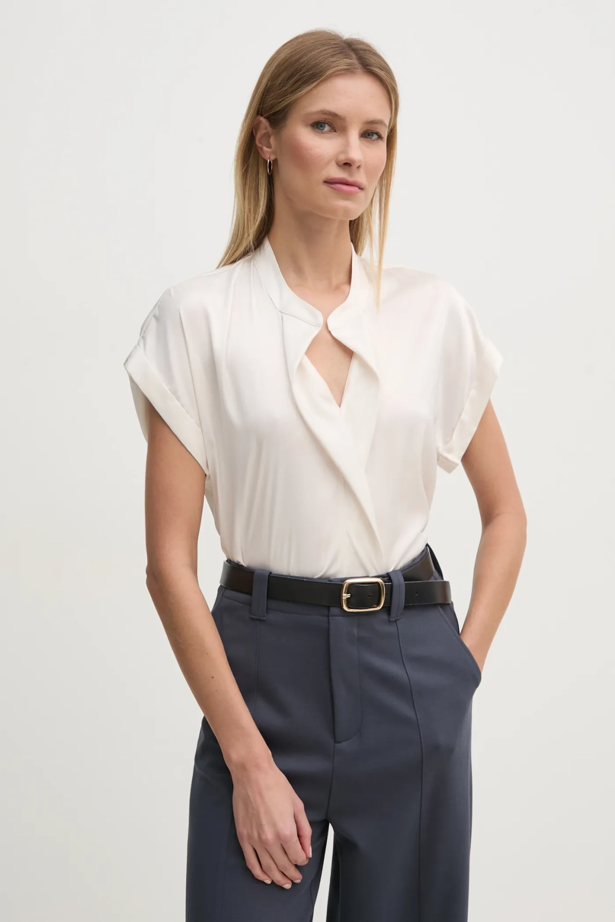 Блуза Sandro Ferrone, бежевый
Блуза Sandro Ferrone, бежевый