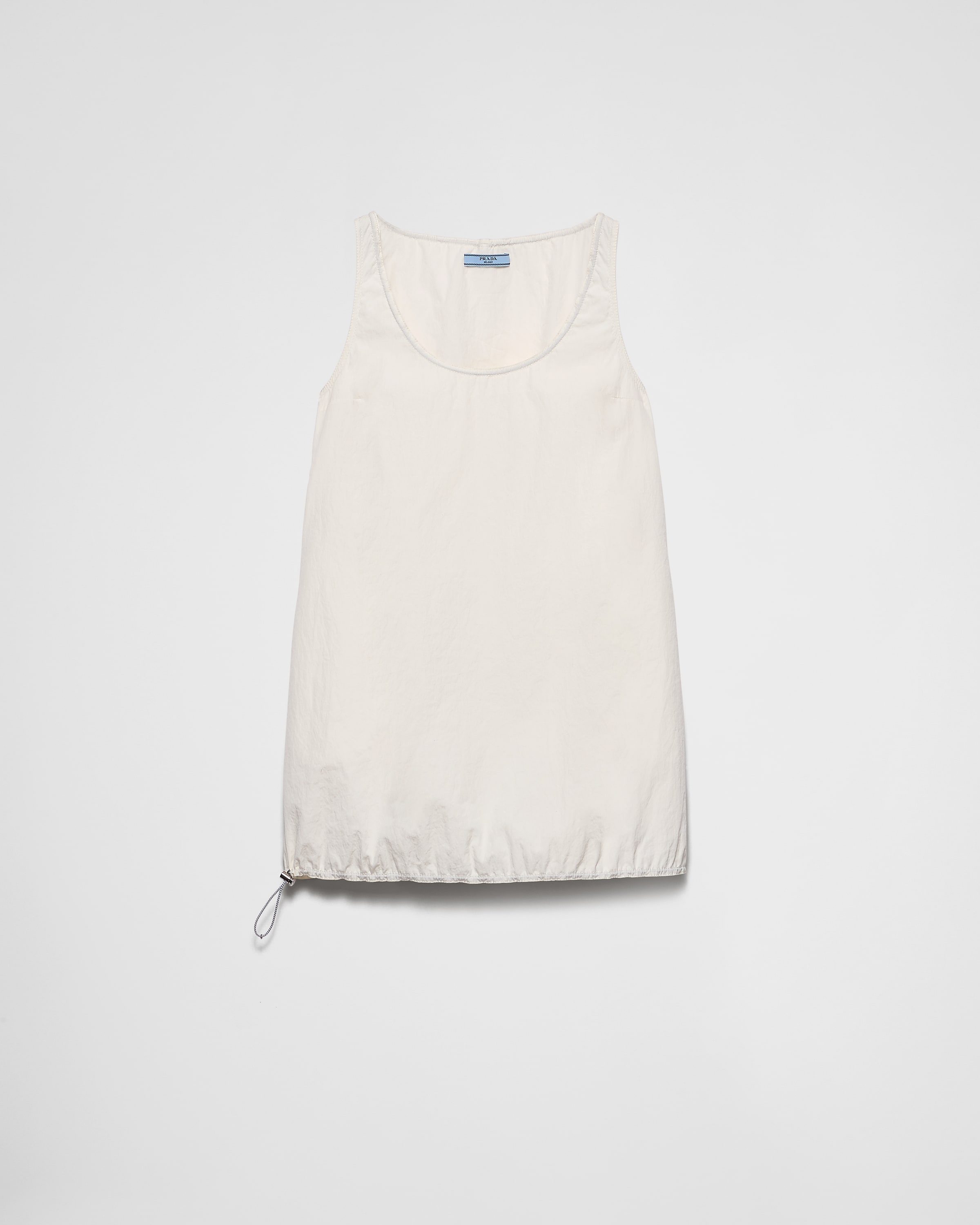 Мини-платье из технического понже без рукавов Prada, айвори
Мини-платье из технического понже без рукавов Prada, айвори