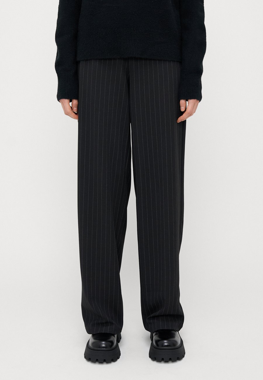 Брюки Vero Moda Tall VMBERLIN MY WIDE, Obsidian/Oatmeal/Off-White
Брюки Vero Moda Tall VMBERLIN MY WIDE, Obsidian/Oatmeal/Off-White