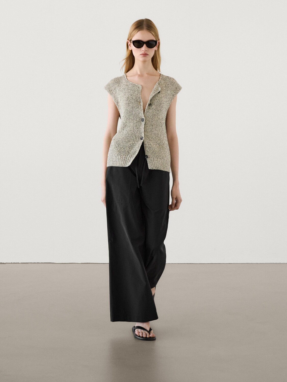 Брюки-Джоггеры из поплина с завязками на резинке Massimo Dutti, черный
Брюки-Джоггеры из поплина с завязками на резинке Massimo Dutti, черный