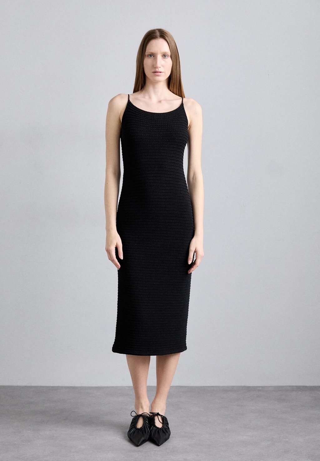 Трикотажное платье Zeena Tiger of Sweden, черное
Трикотажное платье Zeena Tiger of Sweden, черное