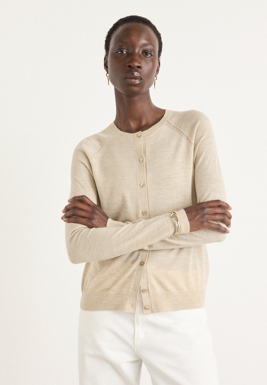 Кардиган BOSS FONAMI, Light Beige/Beige
Кардиган BOSS FONAMI, Light Beige/Beige