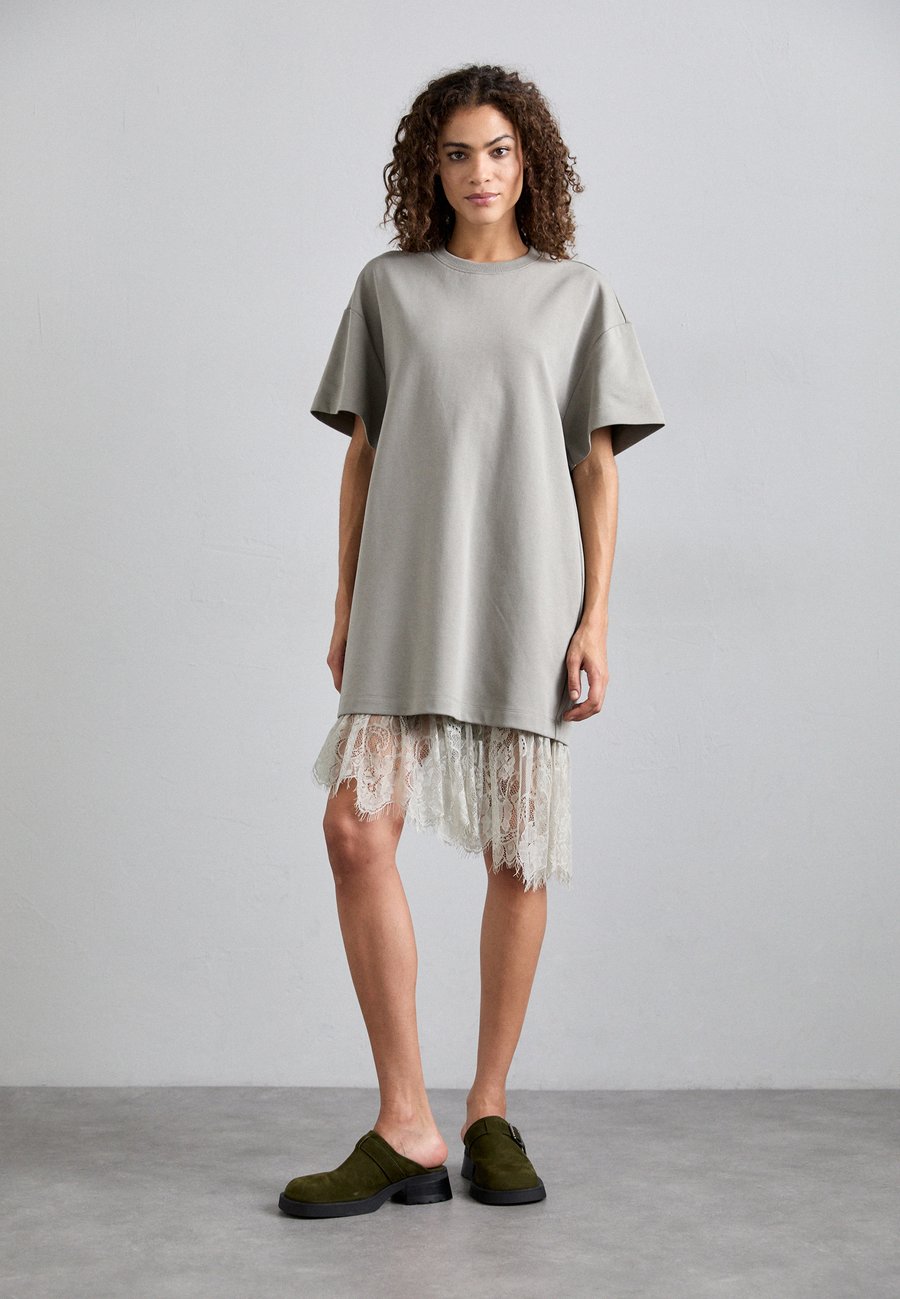 Платье MUNTHE ROSIE, Grey
Платье MUNTHE ROSIE, Grey