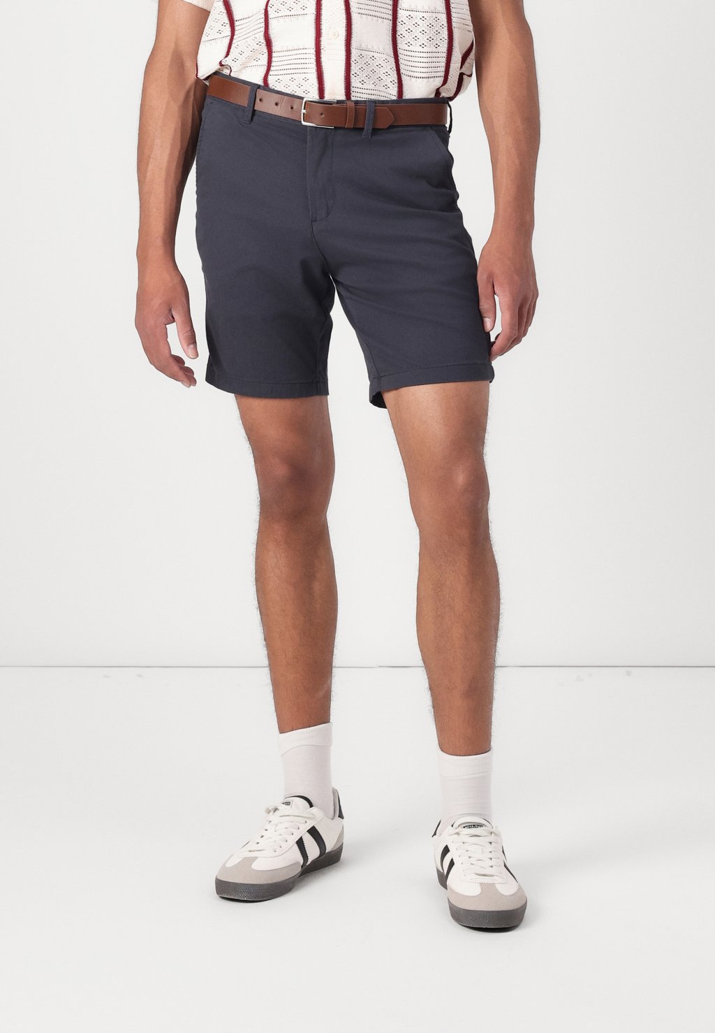 Шорты JPSTMARCO LEGACY BELT Jack & Jones, темно-синий
Шорты JPSTMARCO LEGACY BELT Jack & Jones, темно-синий