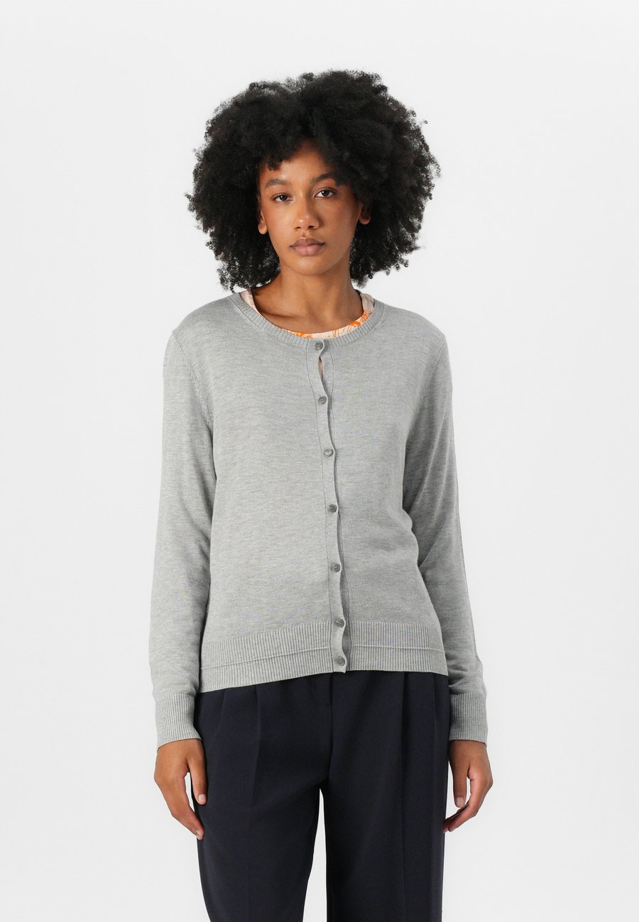 Кардиган BOSS FIAFFIZZA, Silver Coloured/Grey
Кардиган BOSS FIAFFIZZA, Silver Coloured/Grey