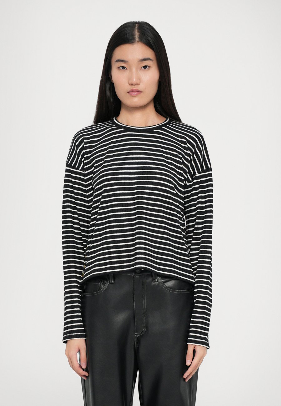 Джемпер rag & bone STRIPE CREWNECK, Black /Black
Джемпер rag & bone STRIPE CREWNECK, Black /Black