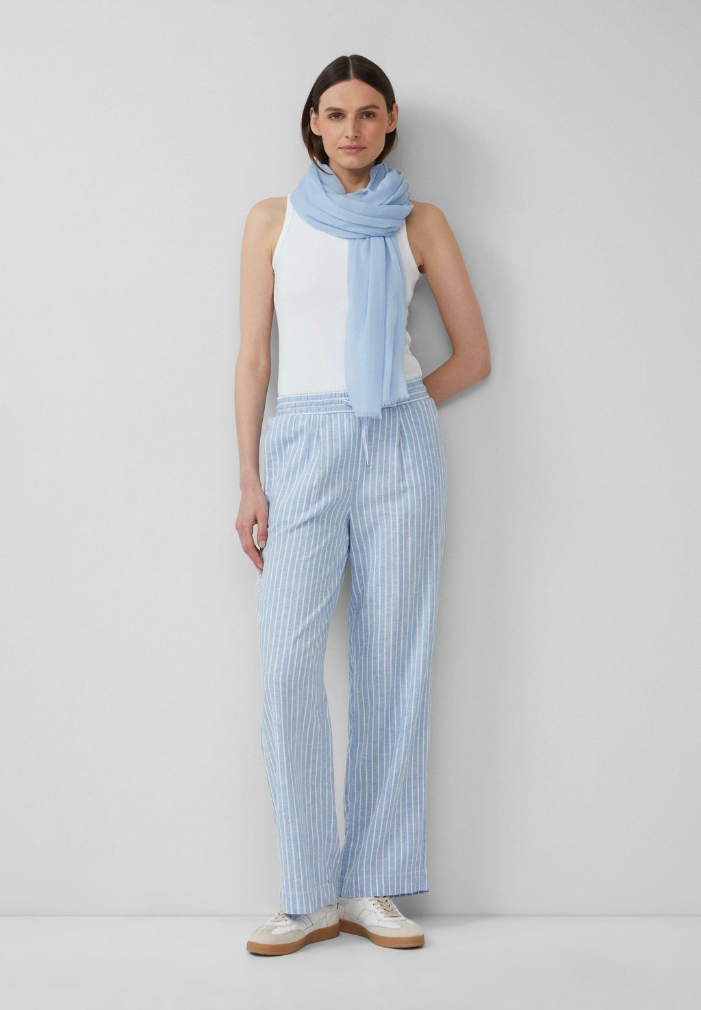 Шарф s.Oliver, светло-голубой
Шарф s.Oliver, светло-голубой