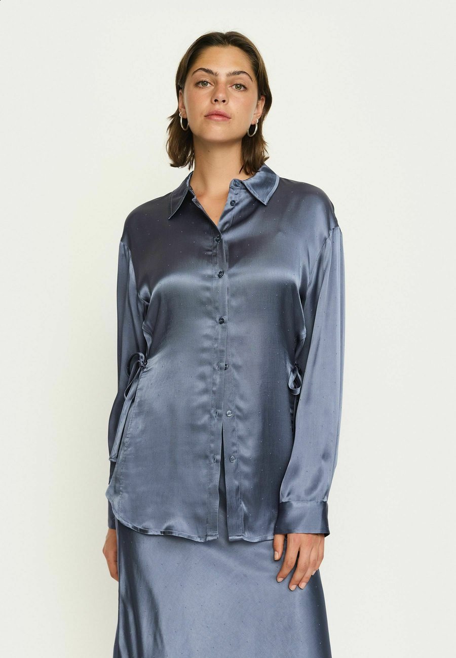 Блуза Soft Rebels FRANCESCA , Grisaille/Blue
Блуза Soft Rebels FRANCESCA , Grisaille/Blue