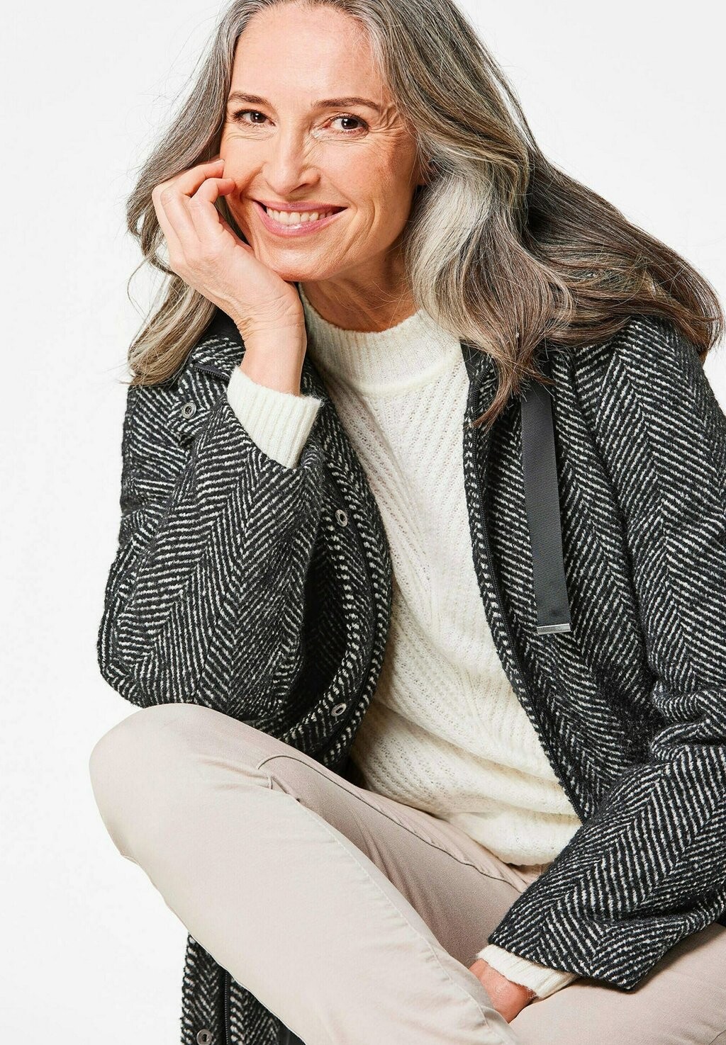 Короткое пальто GOLDNER, черный 
Короткое пальто GOLDNER, черный