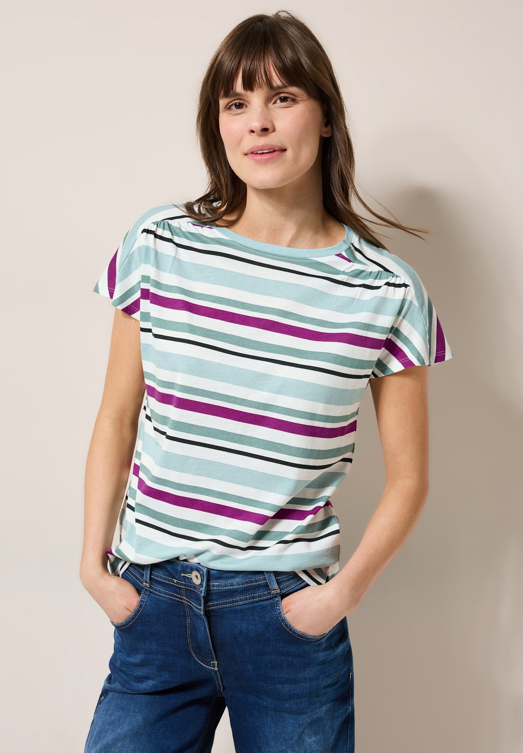 Футболка с принтом GESTREIFTES Cecil, металлик зеленый
Футболка с принтом GESTREIFTES Cecil, металлик зеленый