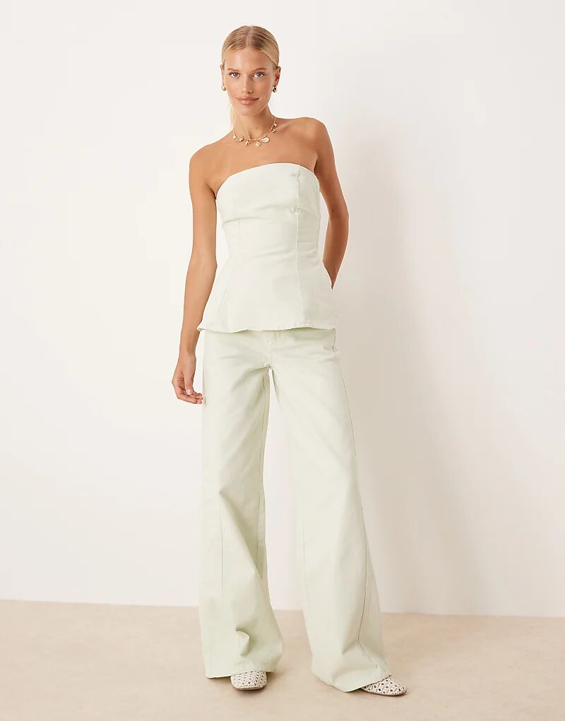 Джинсы Mango с широкими штанинами и средней посадкой пастельно-зеленого цвета
Джинсы Mango с широкими штанинами и средней посадкой пастельно-зеленого цвета