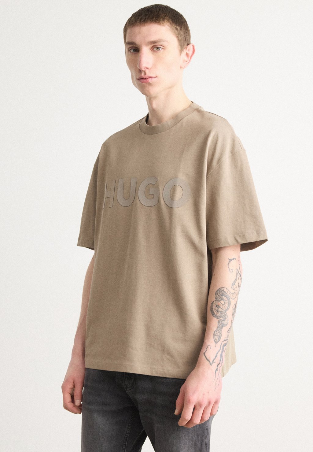 Футболка с принтом DINKEE HUGO, коричневый
Футболка с принтом DINKEE HUGO, коричневый