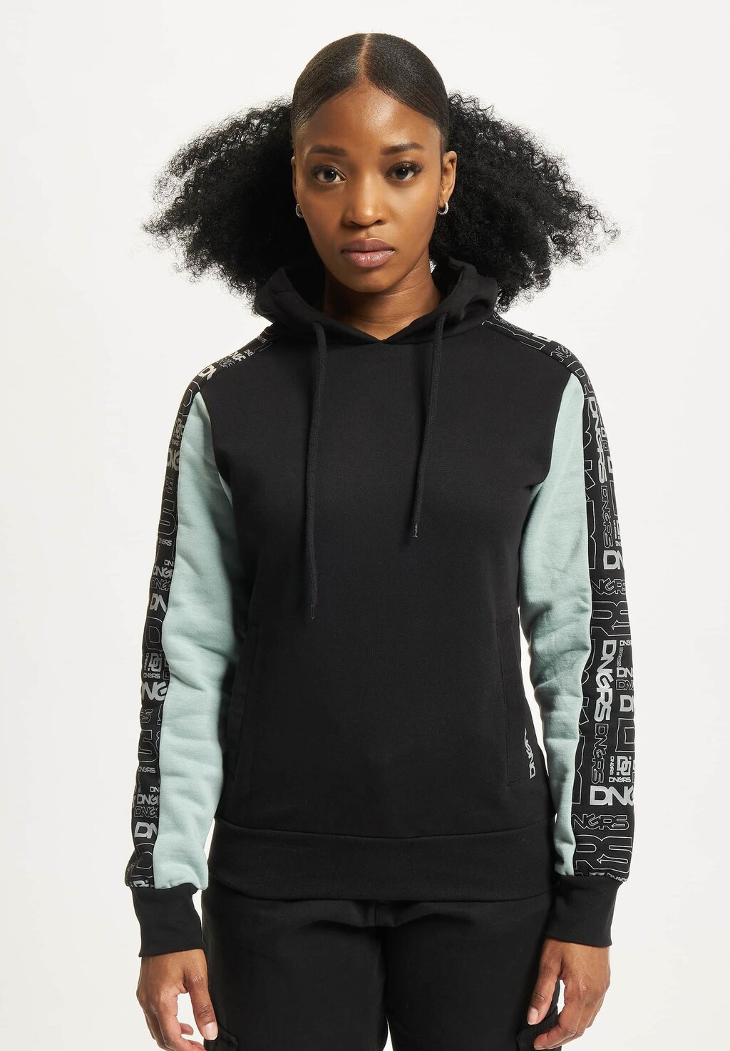 Джемпер Dangerous DNGRS, Черный, Джемпер Dangerous DNGRS
Джемпер Dangerous DNGRS, Черный, Джемпер Dangerous DNGRS