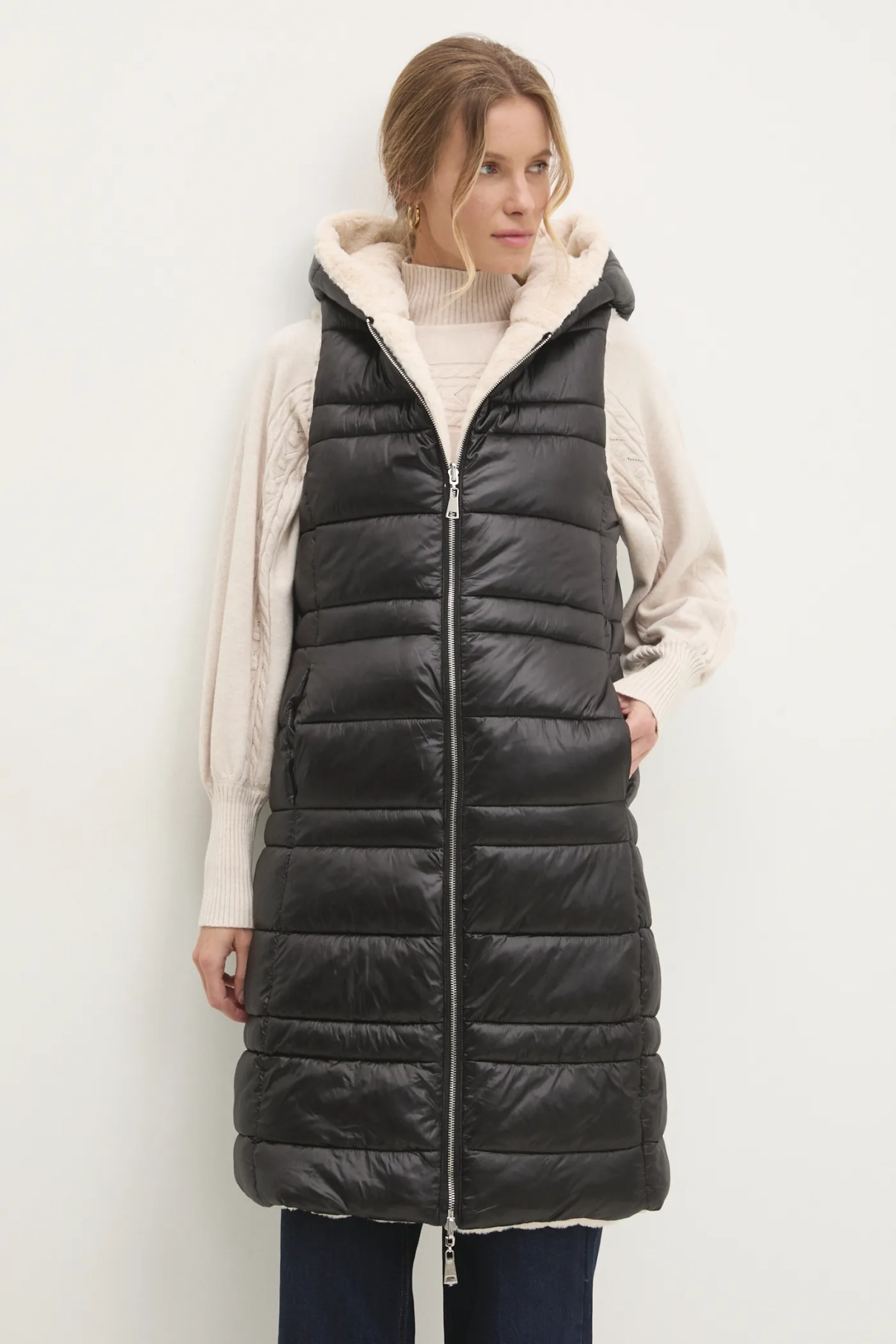 Двусторонний жилет Answear Lab, черный
Двусторонний жилет Answear Lab, черный