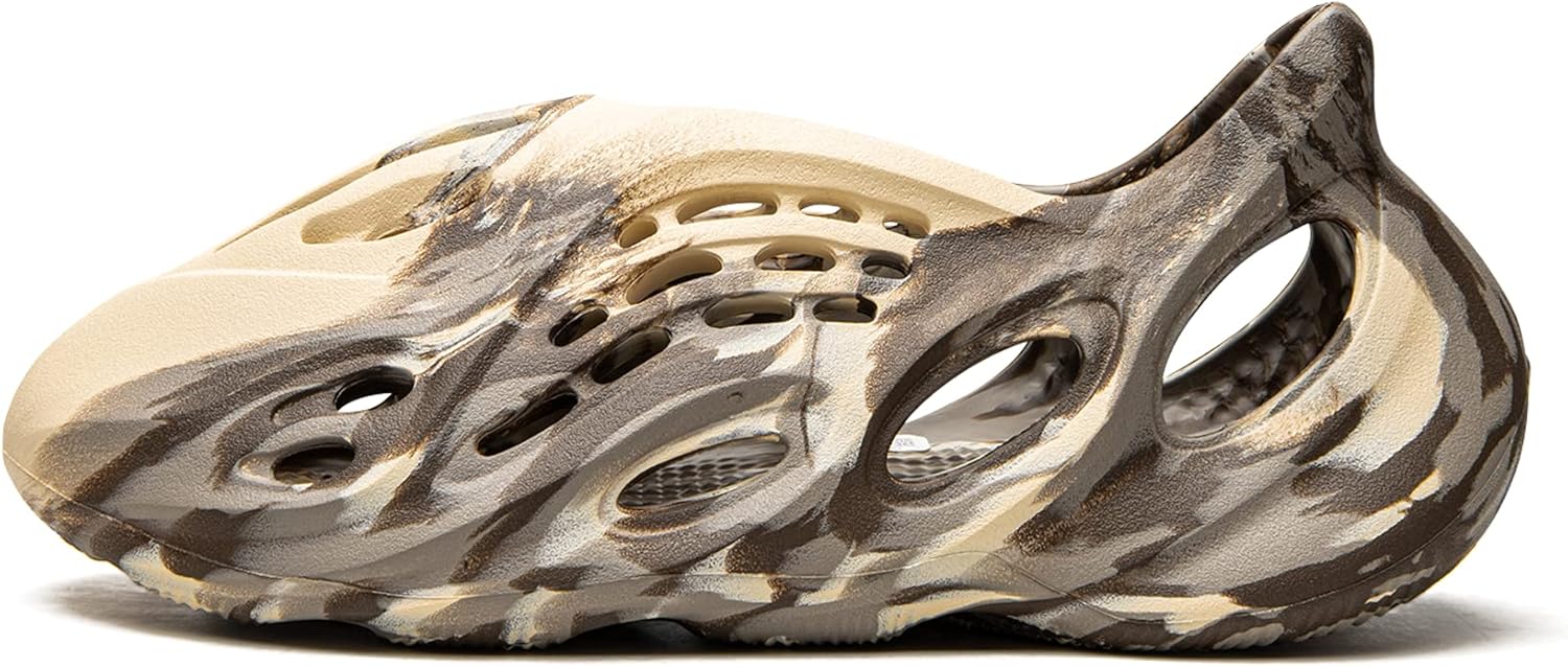 Мужские слипоны-сандалии adidas Yeezy Foam RNR, Cream
Мужские слипоны-сандалии adidas Yeezy Foam RNR, Cream