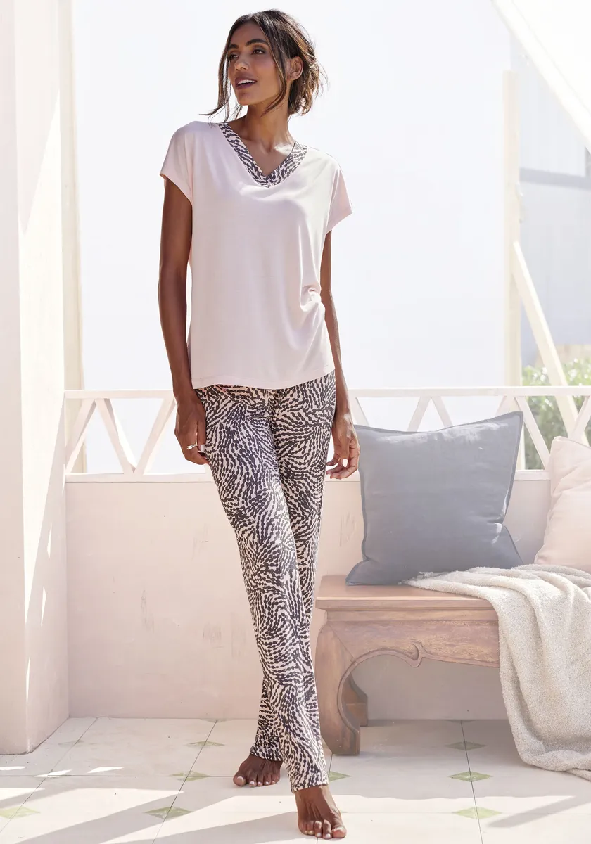 Пижама LASCANA (комплект, 2 шт.), с узорными деталями, розовый
Пижама LASCANA (комплект, 2 шт.), с узорными деталями, розовый