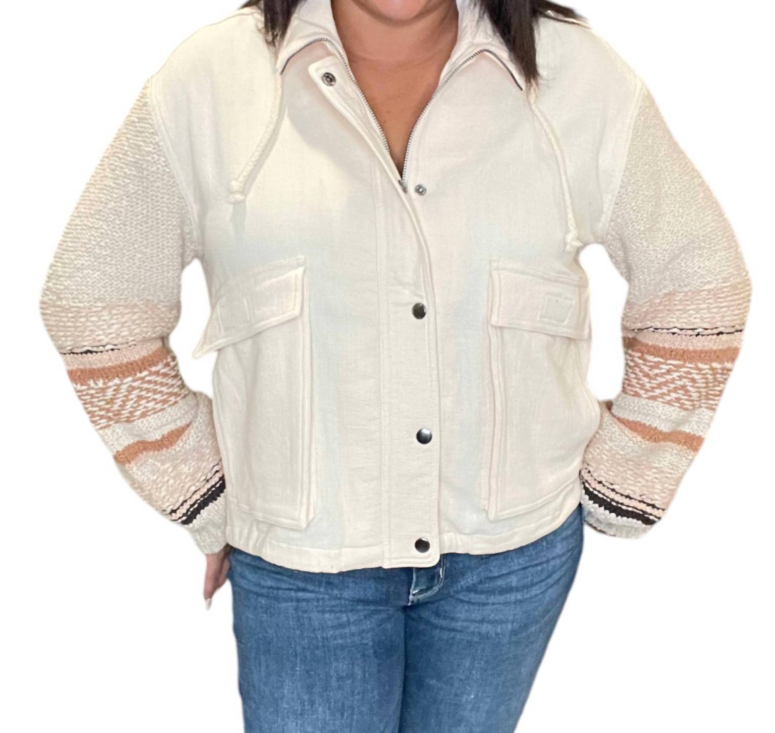 Куртка-свитер с застежкой на рукаве спереди в кремовом цвете Saltwater Luxe
Куртка-свитер с застежкой на рукаве спереди в кремовом цвете Saltwater Luxe