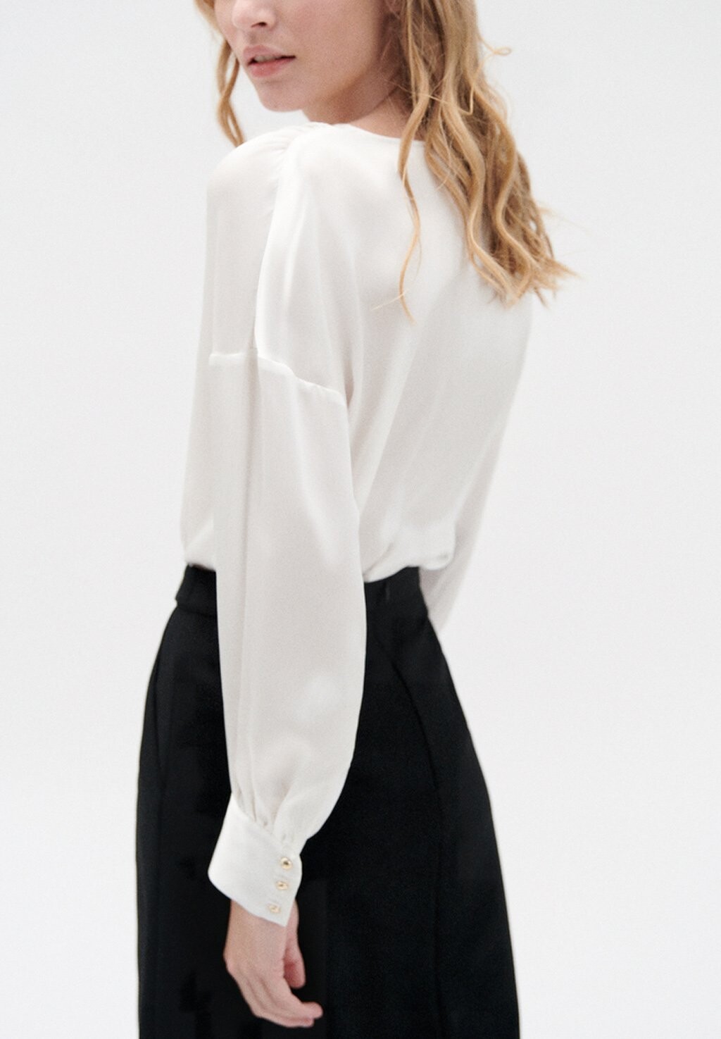 Блуза FRENCH BRAND FASHION ELEGANT MODERN ANITA Caroll, бежевый
Блуза FRENCH BRAND FASHION ELEGANT MODERN ANITA Caroll, бежевый