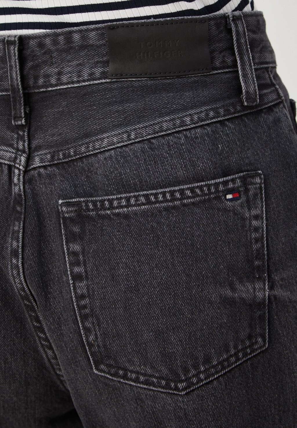 Джинсы свободного кроя STRAIGHT Tommy Hilfiger, цвет Cal
Джинсы свободного кроя STRAIGHT Tommy Hilfiger, цвет Cal