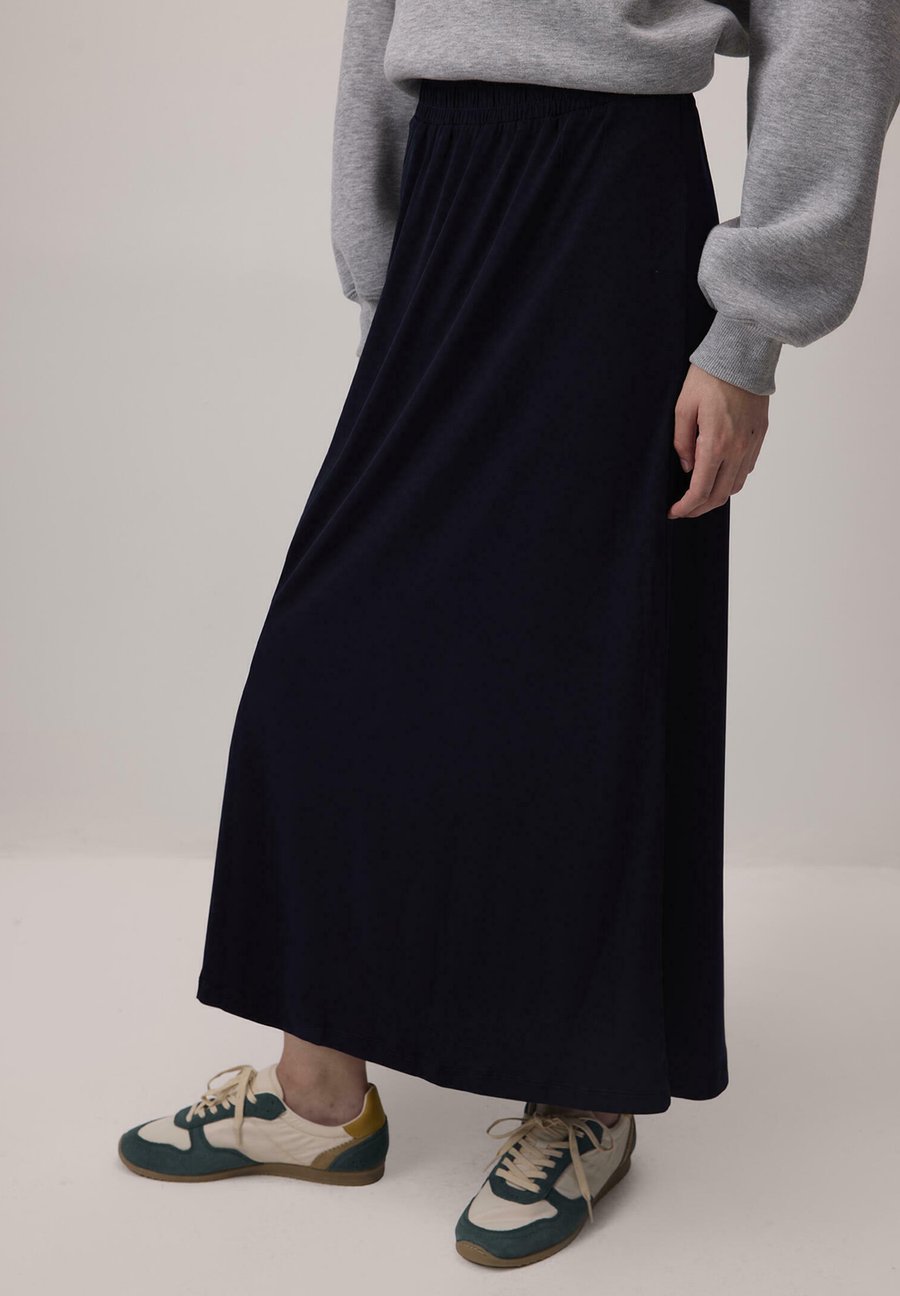 Юбка Touché Privé Maxi skirt, Navy Blue/Dark Blue
Юбка Touché Privé Maxi skirt, Navy Blue/Dark Blue