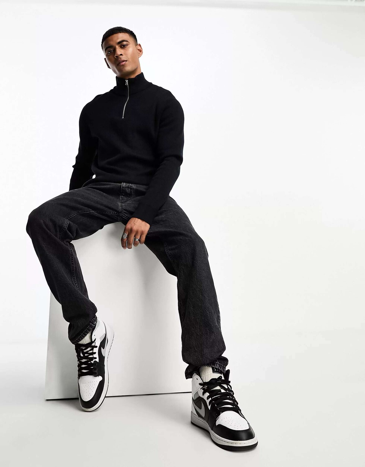 Темно-синий джемпер в рубчик с половиной молнией Only & Sons
Темно-синий джемпер в рубчик с половиной молнией Only & Sons